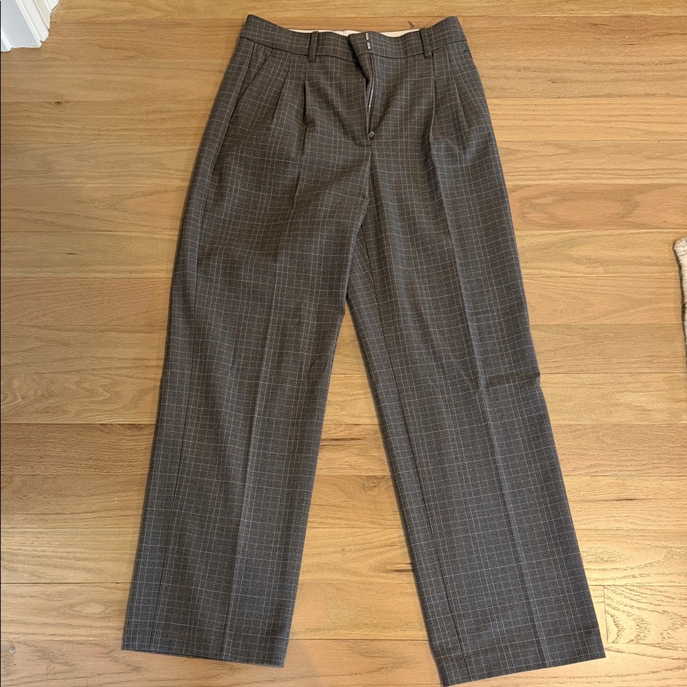 Aritizia Effortless Pants - Picture 2 of 2
